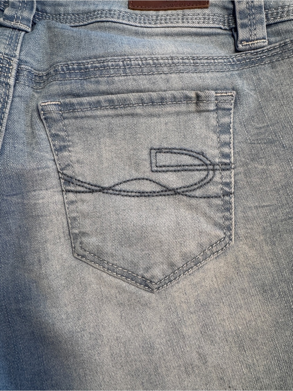 Chip & Pepper California Malibu Mid Rise Denim Shorts S 26 Light Wash Cuffed - Picture 4 of 12